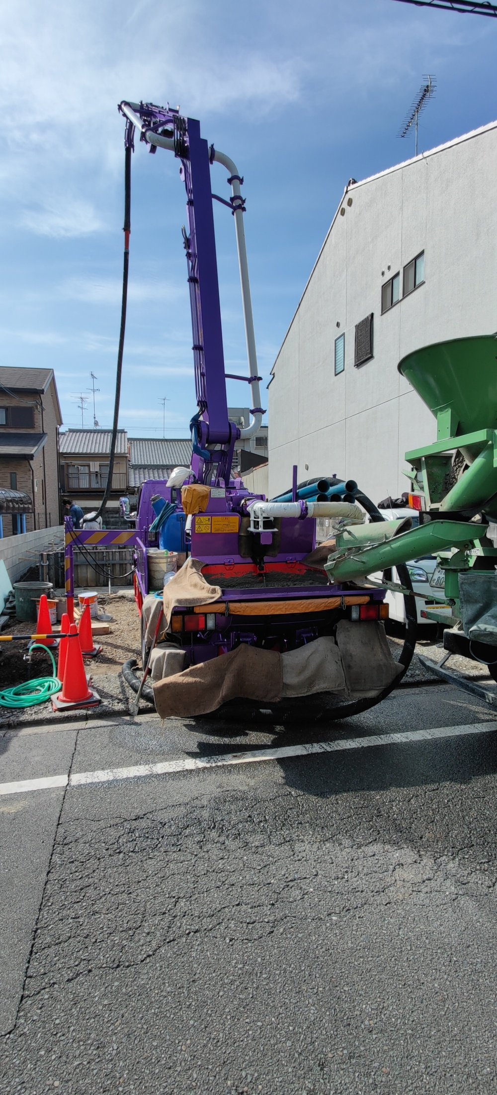 ポンプ車で圧送!